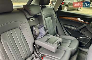 Внедорожник / Кроссовер Audi Q5 2022 в 