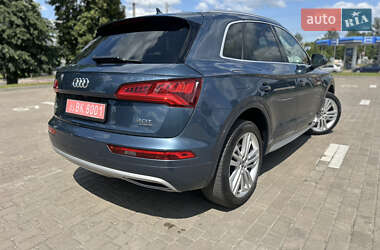 Внедорожник / Кроссовер Audi Q5 2018 в 