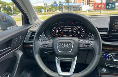 Внедорожник / Кроссовер Audi Q5 2018 в 
