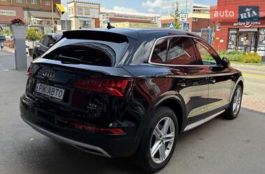 Внедорожник / Кроссовер Audi Q5 2017 в 