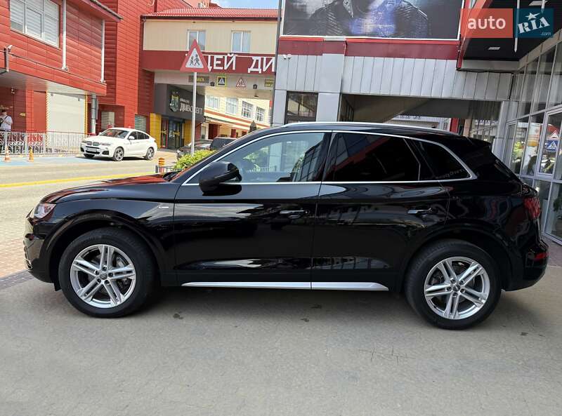 Позашляховик / Кросовер Audi Q5 2017 в Львові