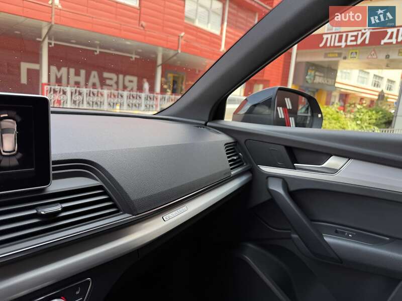 Позашляховик / Кросовер Audi Q5 2017 в Львові
