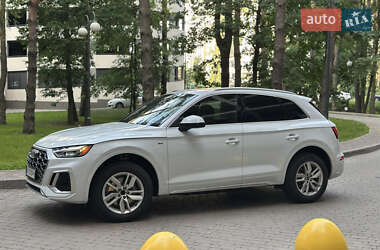 Внедорожник / Кроссовер Audi Q5 2021 в 