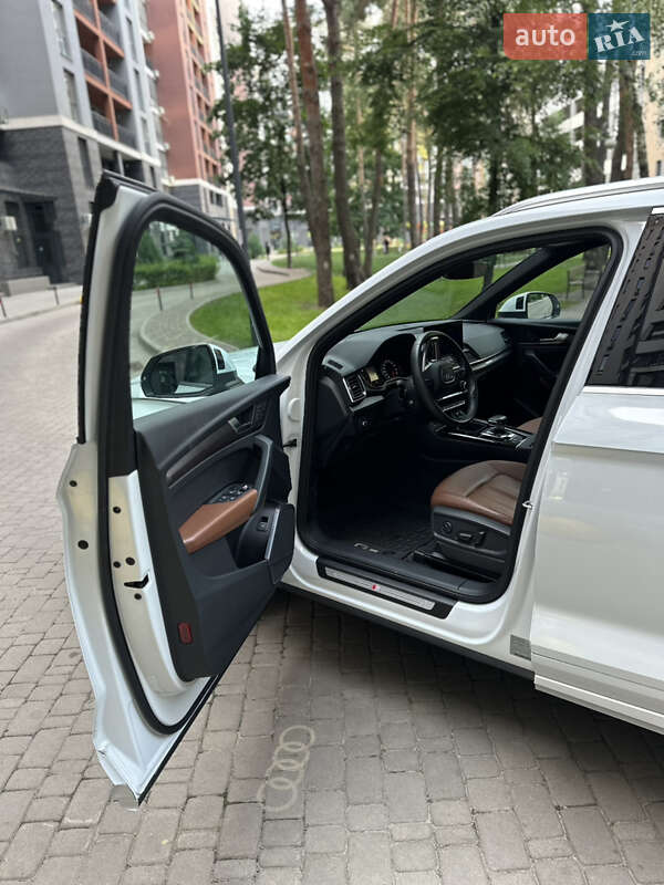 Внедорожник / Кроссовер Audi Q5 2021 в Броварах