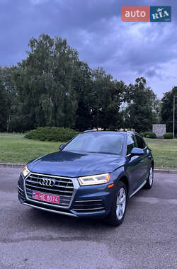 Внедорожник / Кроссовер Audi Q5 2018 в 