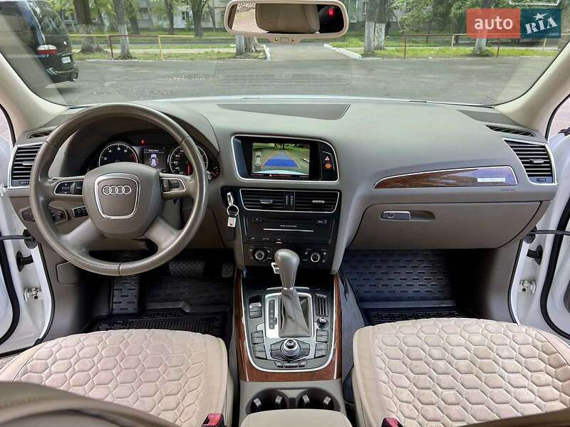 Внедорожник / Кроссовер Audi Q5 2009 в Днепре