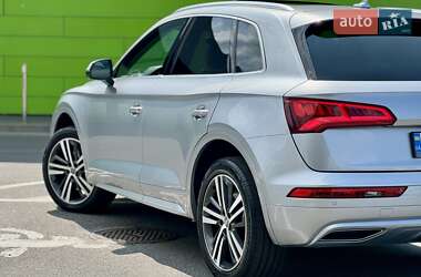 Внедорожник / Кроссовер Audi Q5 2018 в 