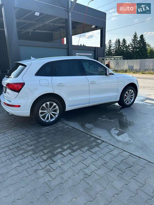 Внедорожник / Кроссовер Audi Q5 2015 в Самборе