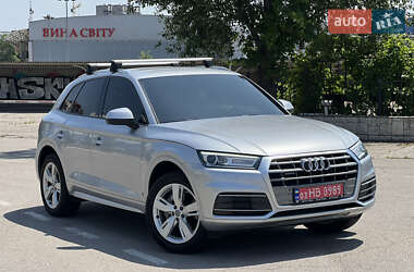 Внедорожник / Кроссовер Audi Q5 2018 в 