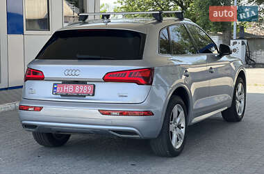 Внедорожник / Кроссовер Audi Q5 2018 в 
