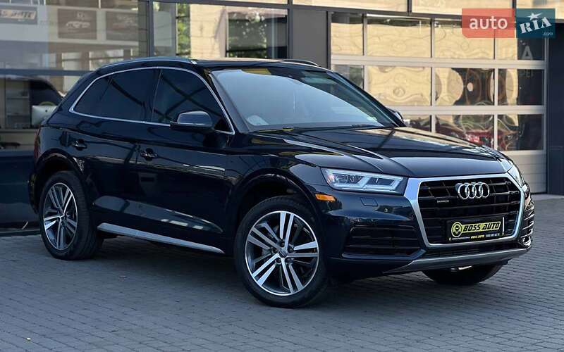 Внедорожник / Кроссовер Audi Q5 2017 в 