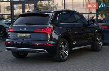 Внедорожник / Кроссовер Audi Q5 2017 в 