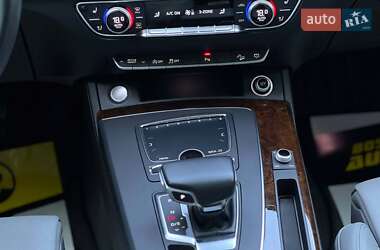 Внедорожник / Кроссовер Audi Q5 2017 в 