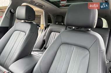 Внедорожник / Кроссовер Audi Q5 2018 в 