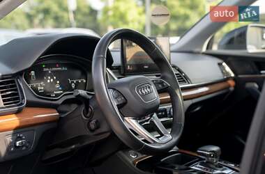 Внедорожник / Кроссовер Audi Q5 2021 в 