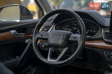 Внедорожник / Кроссовер Audi Q5 2021 в 