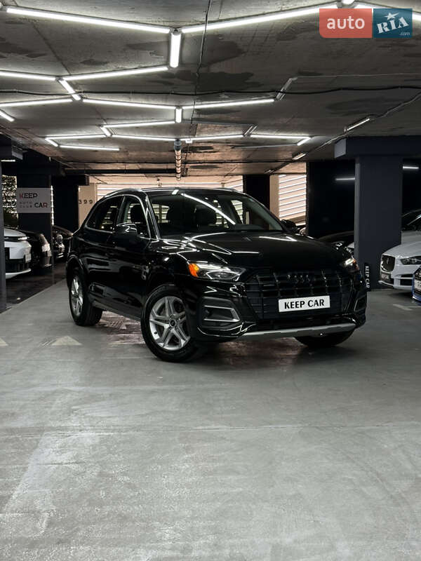 Внедорожник / Кроссовер Audi Q5 2021 в 