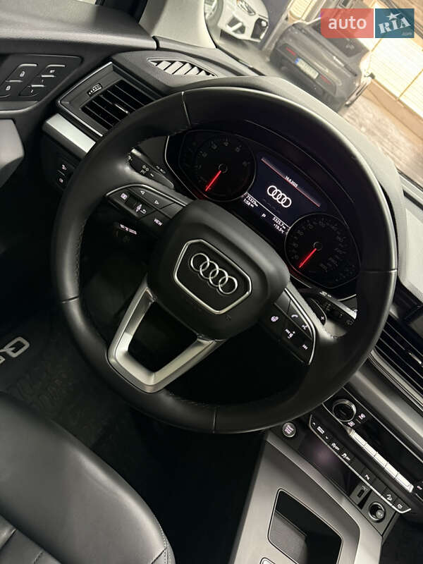 Внедорожник / Кроссовер Audi Q5 2021 в Одессе