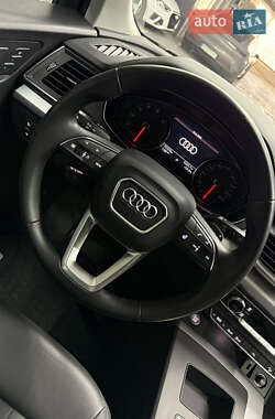 Внедорожник / Кроссовер Audi Q5 2021 в 