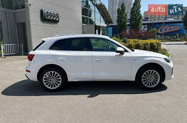 Внедорожник / Кроссовер Audi Q5 2021 в 