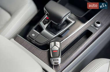 Внедорожник / Кроссовер Audi Q5 2021 в 