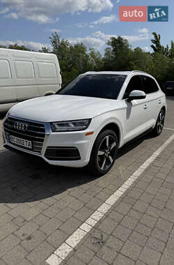 Внедорожник / Кроссовер Audi Q5 2018 в 