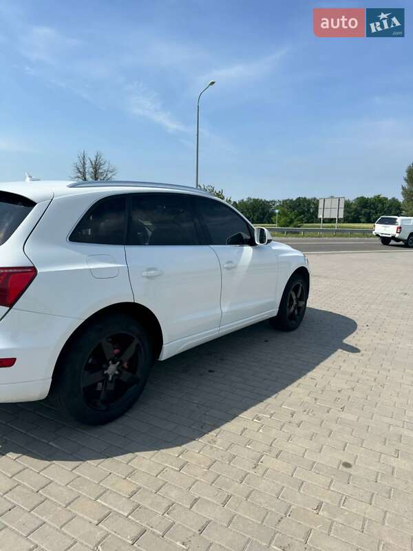 Внедорожник / Кроссовер Audi Q5 2011 в Золотоноше