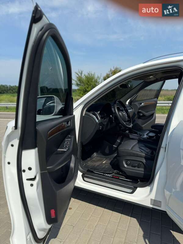 Внедорожник / Кроссовер Audi Q5 2011 в Золотоноше