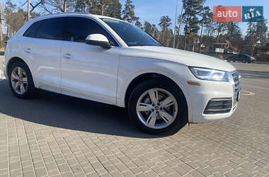Внедорожник / Кроссовер Audi Q5 2017 в 