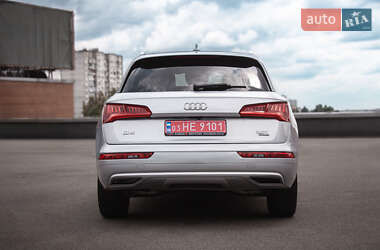 Внедорожник / Кроссовер Audi Q5 2018 в 