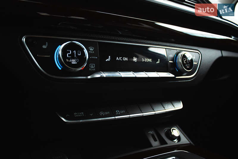 Внедорожник / Кроссовер Audi Q5 2018 в Киеве