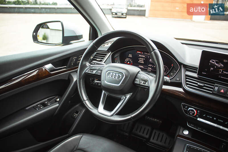 Внедорожник / Кроссовер Audi Q5 2018 в Киеве