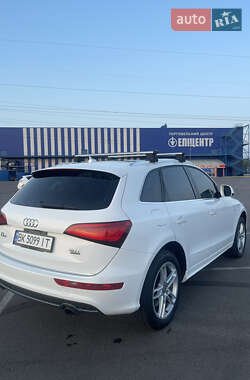Внедорожник / Кроссовер Audi Q5 2016 в 