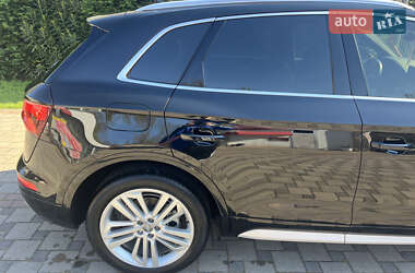 Внедорожник / Кроссовер Audi Q5 2017 в 