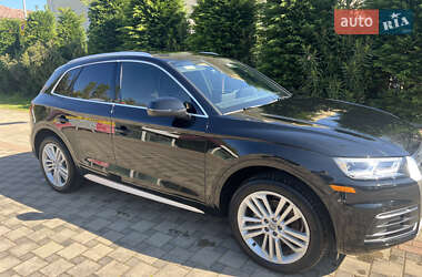 Внедорожник / Кроссовер Audi Q5 2017 в 