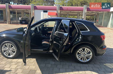 Внедорожник / Кроссовер Audi Q5 2017 в 