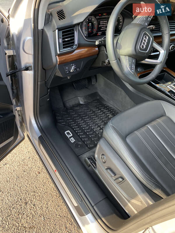 Внедорожник / Кроссовер Audi Q5 2022 в Тернополе