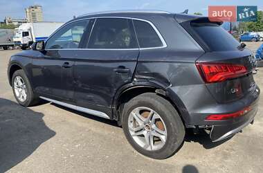 Внедорожник / Кроссовер Audi Q5 2018 в 