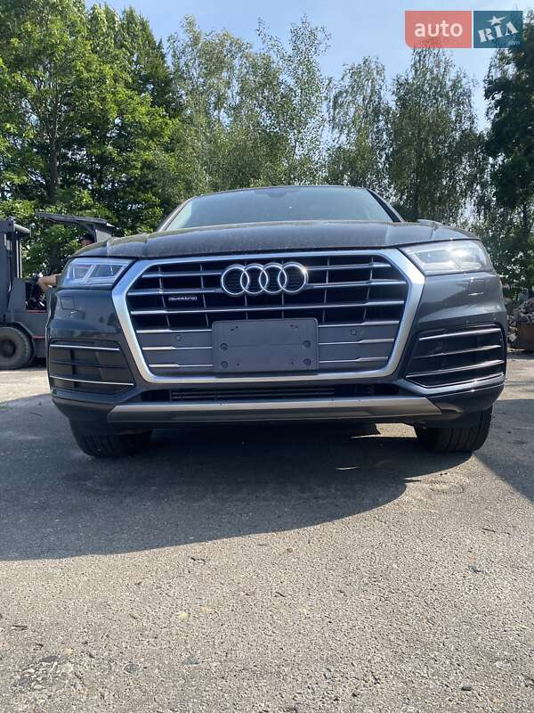 Позашляховик / Кросовер Audi Q5 2018 в Луцьку