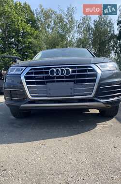 Внедорожник / Кроссовер Audi Q5 2018 в 