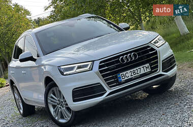 Внедорожник / Кроссовер Audi Q5 2017 в 