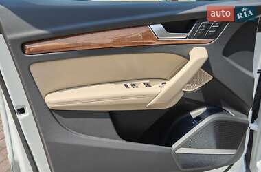 Внедорожник / Кроссовер Audi Q5 2022 в 