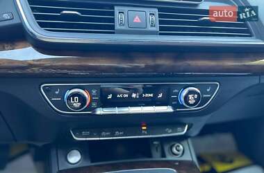 Внедорожник / Кроссовер Audi Q5 2018 в 