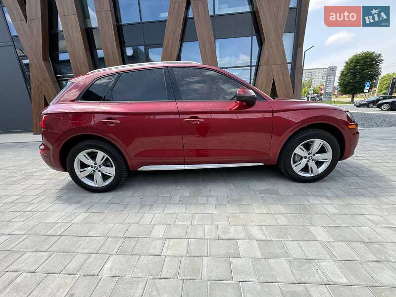 Внедорожник / Кроссовер Audi Q5 2018 в Луцке