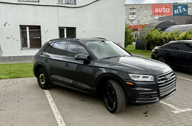 Внедорожник / Кроссовер Audi Q5 2018 в 