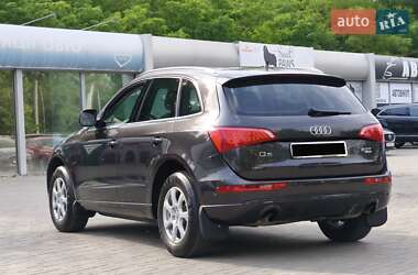 Внедорожник / Кроссовер Audi Q5 2009 в 