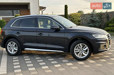 Внедорожник / Кроссовер Audi Q5 2020 в 