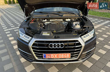 Внедорожник / Кроссовер Audi Q5 2020 в 