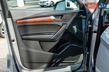 Внедорожник / Кроссовер Audi Q5 2021 в 