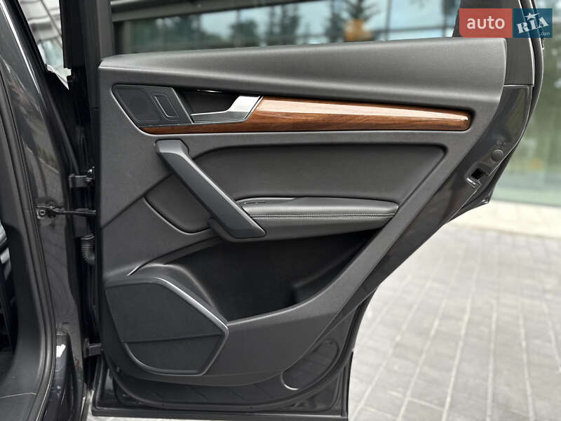 Позашляховик / Кросовер Audi Q5 2020 в Львові